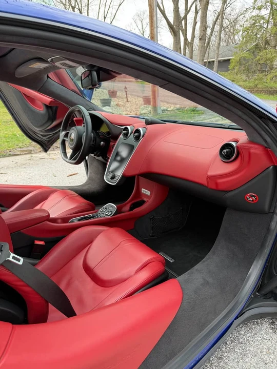 2017 McLaren 570GT - Image 9 of 15