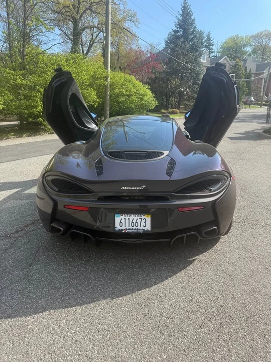 2017 McLaren 570GT - Image 14 of 19