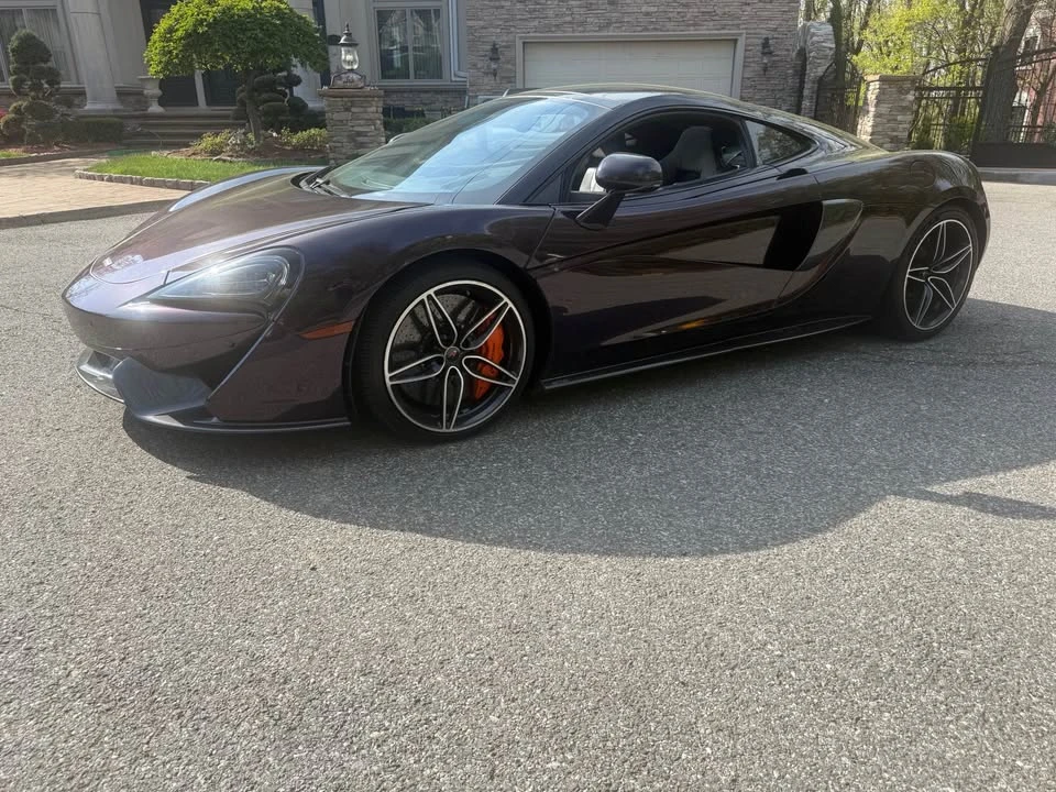 2017 McLaren 570GT - Image 9 of 19