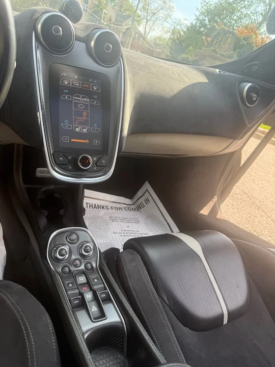 2017 McLaren 570GT - Image 10 of 19