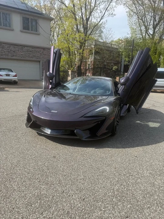 2017 McLaren 570GT - Image 10 of 19