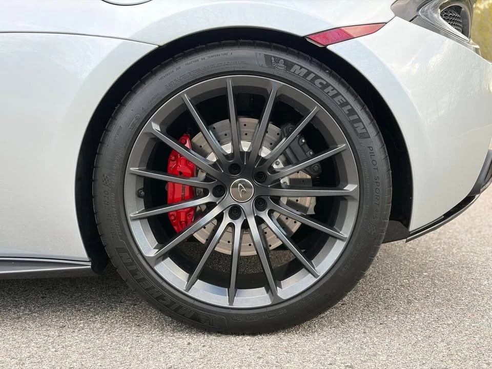 2017 McLaren 570GT - Image 11 of 20