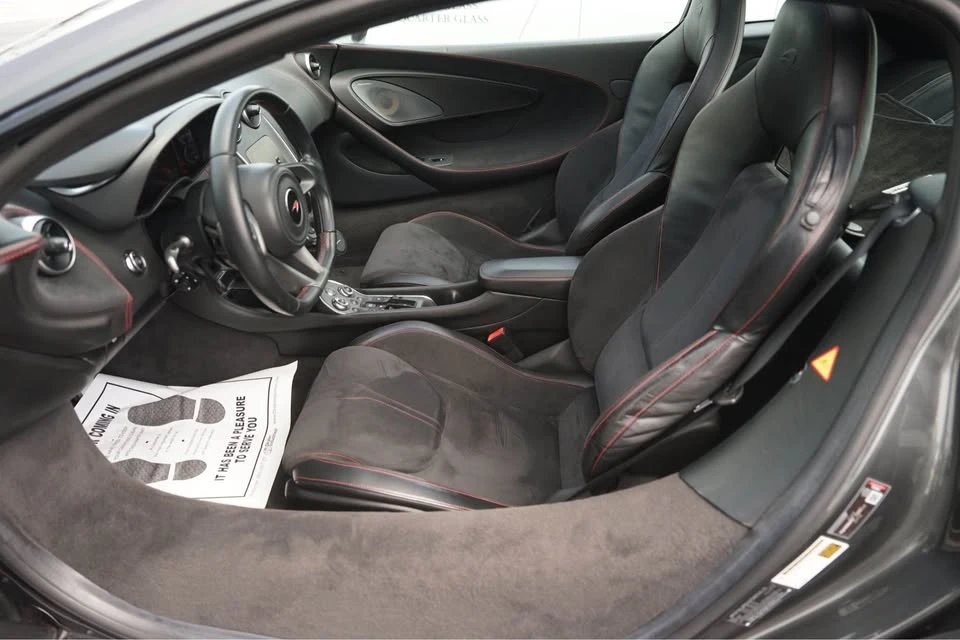 2017 McLaren 570GT - Image 10 of 13