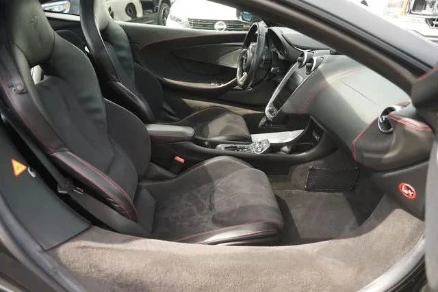 2017 McLaren 570GT - Image 10 of 13