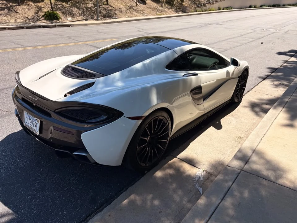 2017 McLaren 570GT - Image 4 of 8