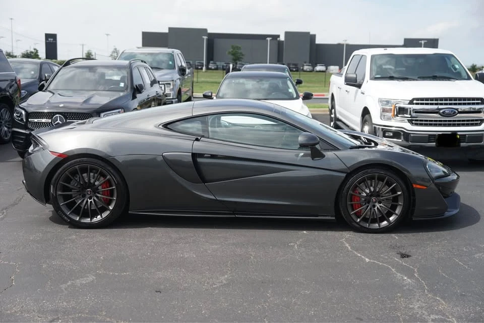 2017 McLaren 570GT - Image 12 of 13