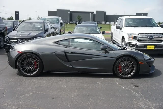 2017 McLaren 570GT - Image 2 of 10