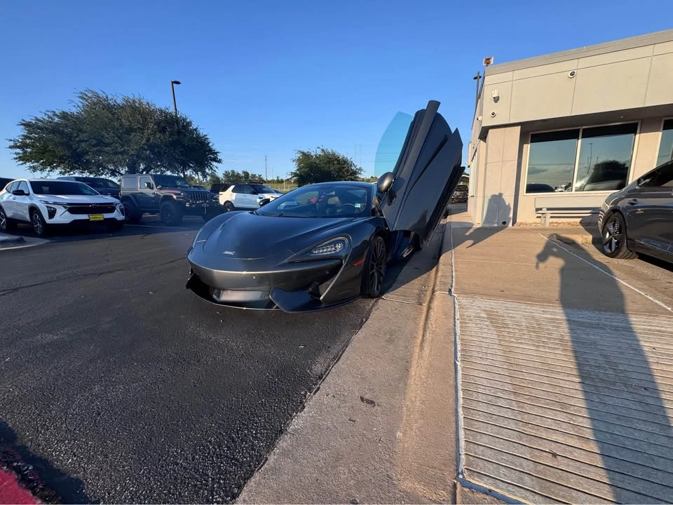 2017 McLaren 570GT - Image 3 of 7