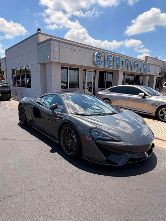 2017 McLaren 570GT - Image 2 of 7
