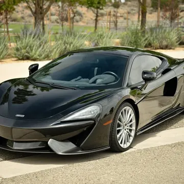 2017 McLaren 570GT