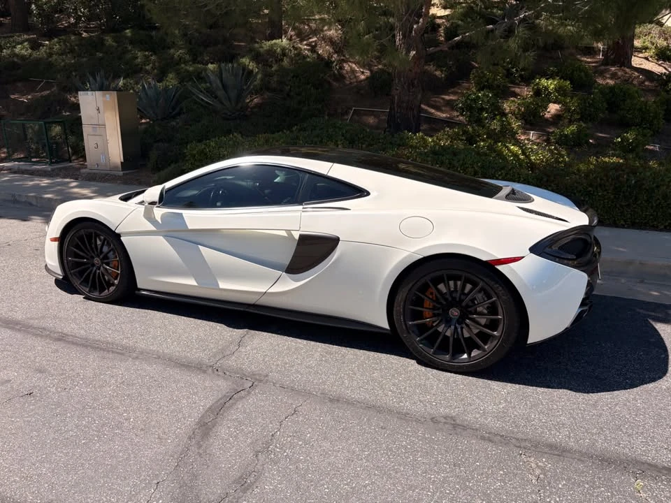 2017 McLaren 570GT - Image 4 of 7