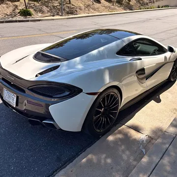 2017 McLaren 570GT