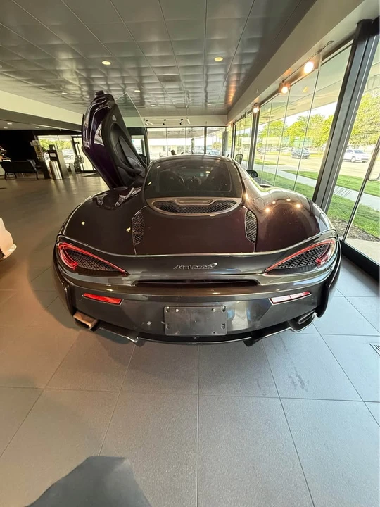 2017 McLaren 570GT - Image 2 of 9