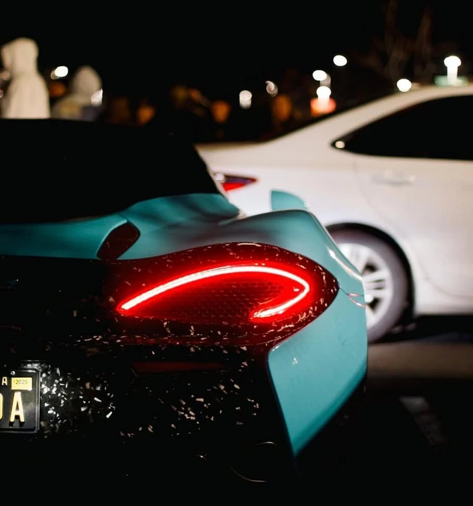 2017 McLaren 570GT - Image 6 of 16