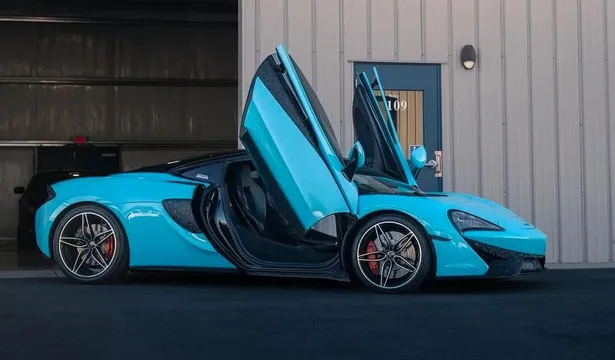 2017 McLaren 570GT