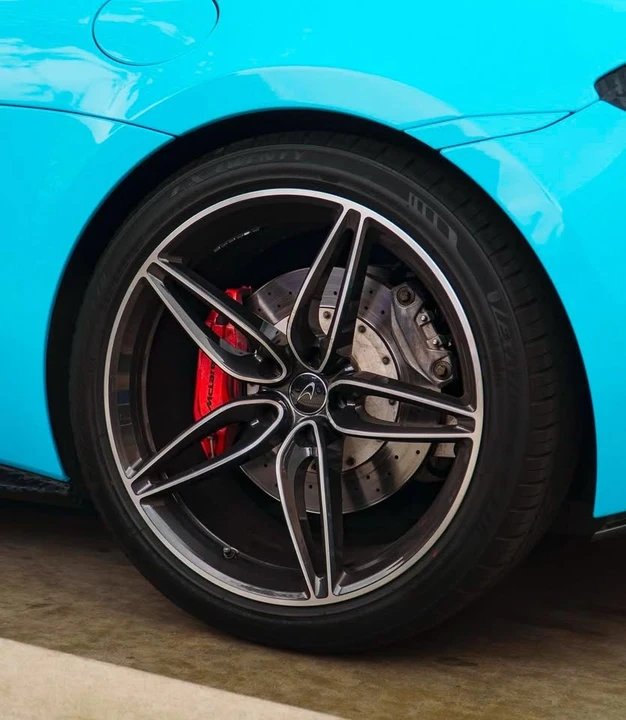 2017 McLaren 570GT - Image 9 of 16