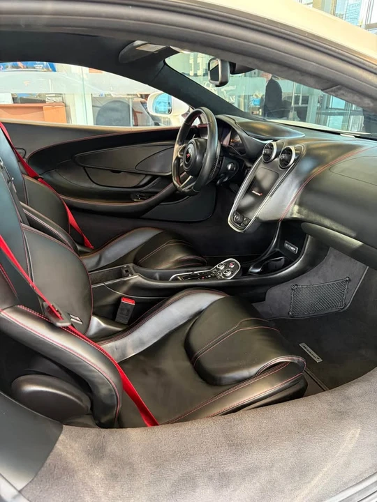 2017 McLaren 570GT - Image 5 of 5