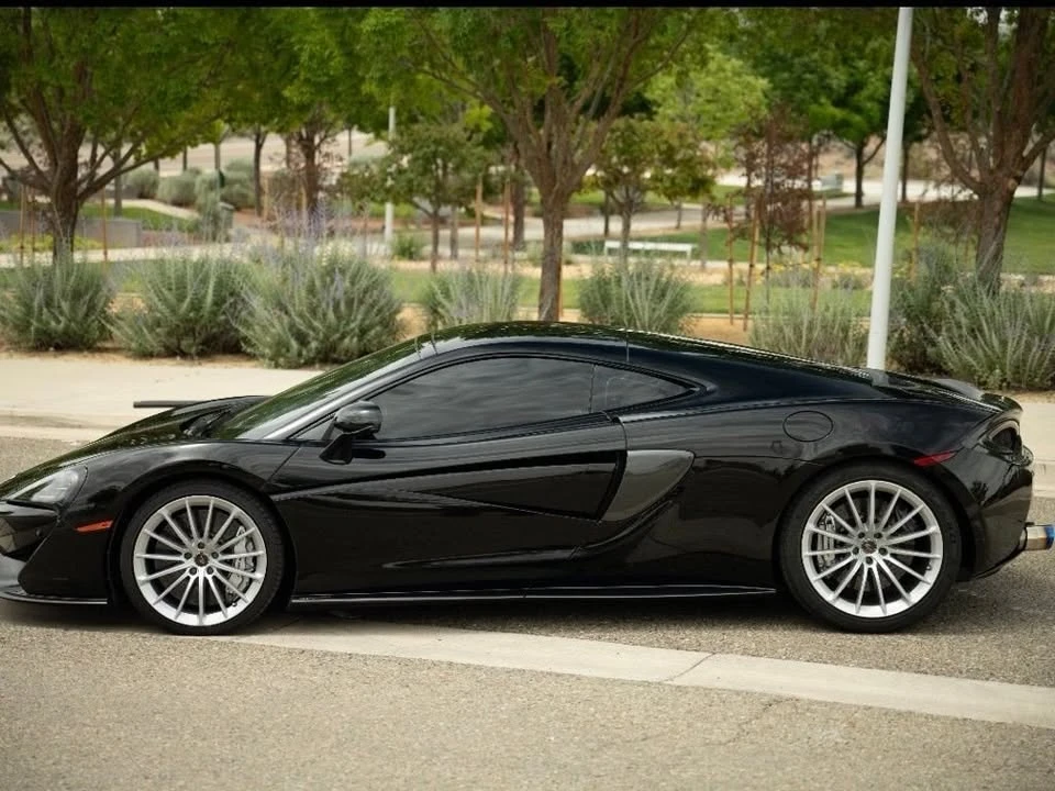 2017 McLaren 570GT - Image 3 of 20