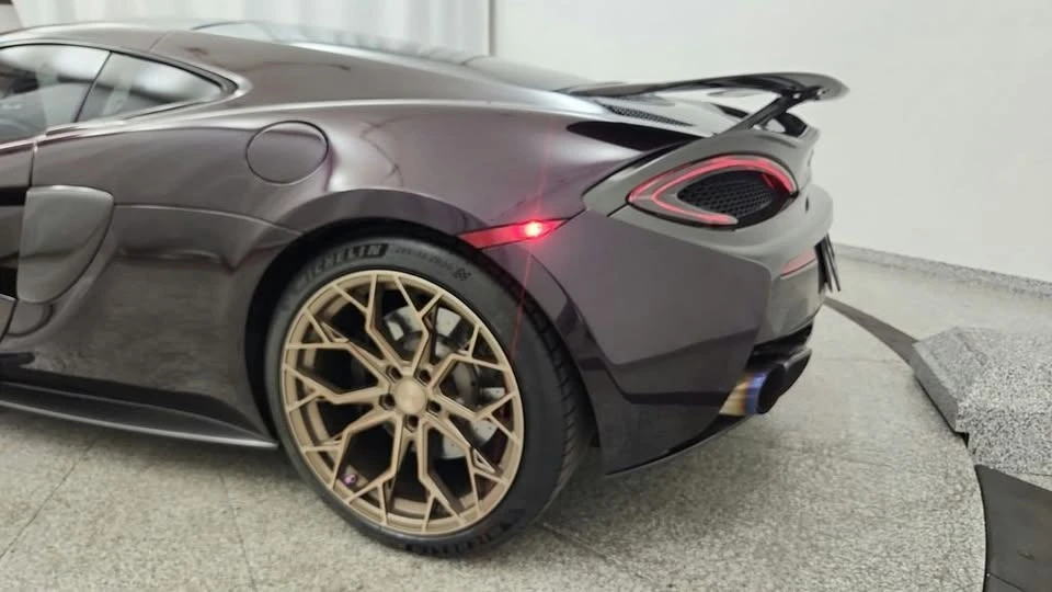2017 McLaren 570GT - Image 17 of 20