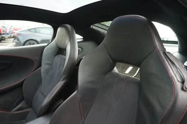 2017 McLaren 570GT - Image 8 of 13