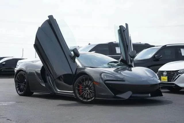 2017 McLaren 570GT - Image 2 of 13
