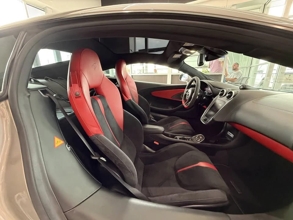 2017 McLaren 570GT - Image 18 of 20