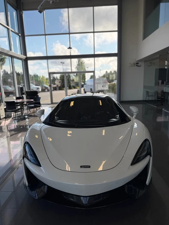 2017 McLaren 570GT - Image 4 of 11