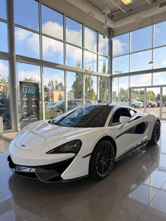 2017 McLaren 570GT - Image 2 of 11