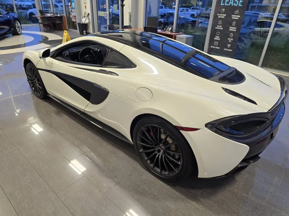 2017 McLaren 570GT - Image 2 of 10