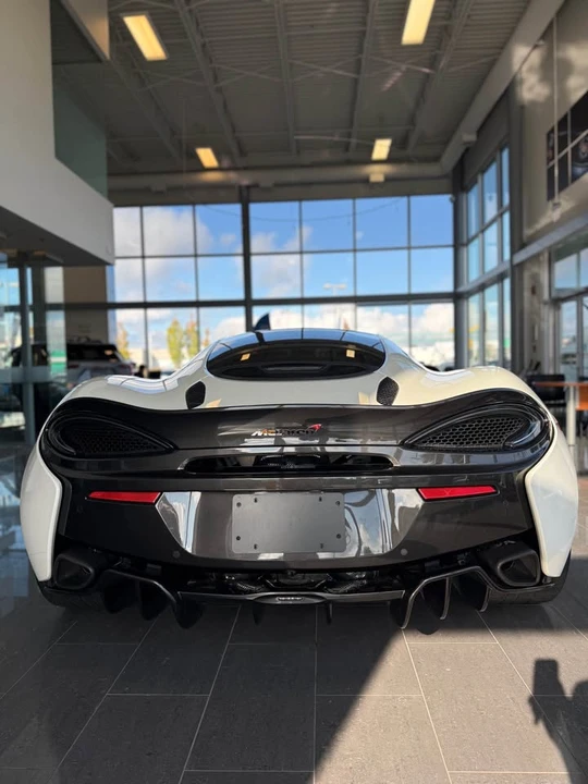 2017 McLaren 570GT - Image 6 of 11