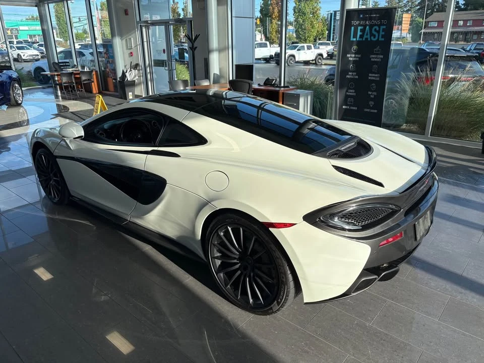 2017 McLaren 570GT - Image 3 of 8