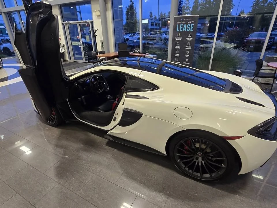 2017 McLaren 570GT - Image 3 of 10