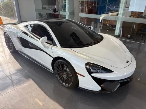 2017 McLaren 570GT