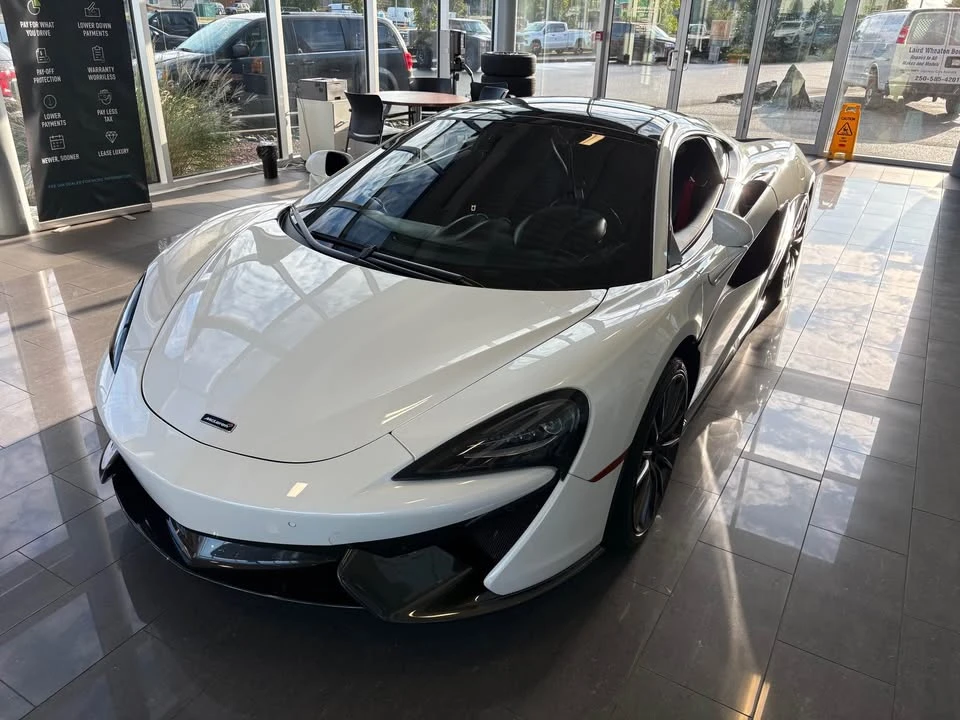 2017 McLaren 570GT - Image 2 of 8