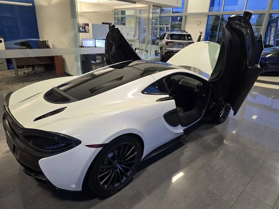 2017 McLaren 570GT - Image 6 of 10