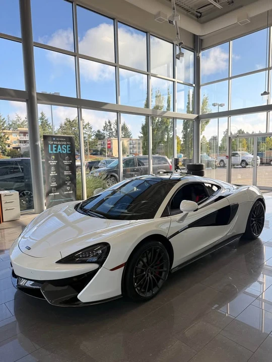2017 McLaren 570GT - Image 3 of 11