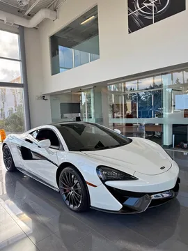 2017 McLaren 570GT