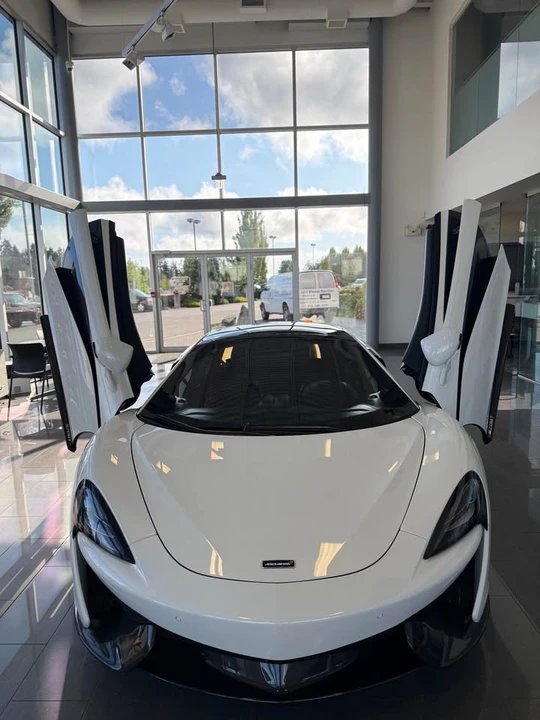 2017 McLaren 570GT - Image 10 of 11