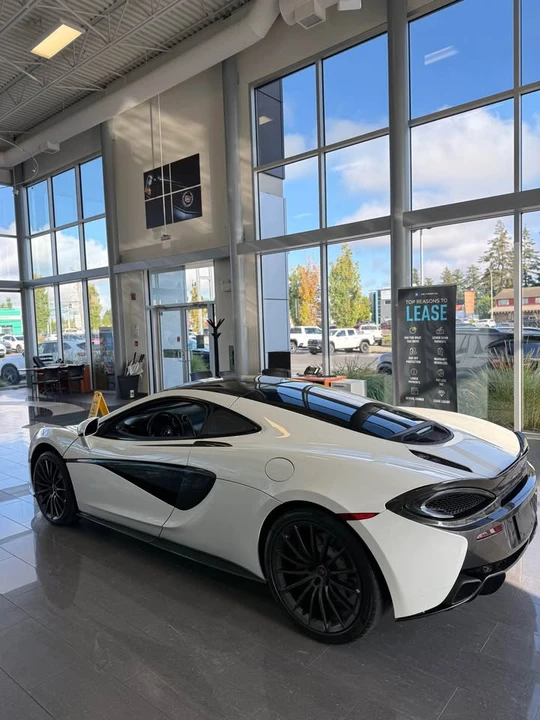 2017 McLaren 570GT - Image 5 of 11