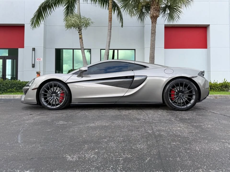 2017 McLaren 570GT - Image 14 of 18