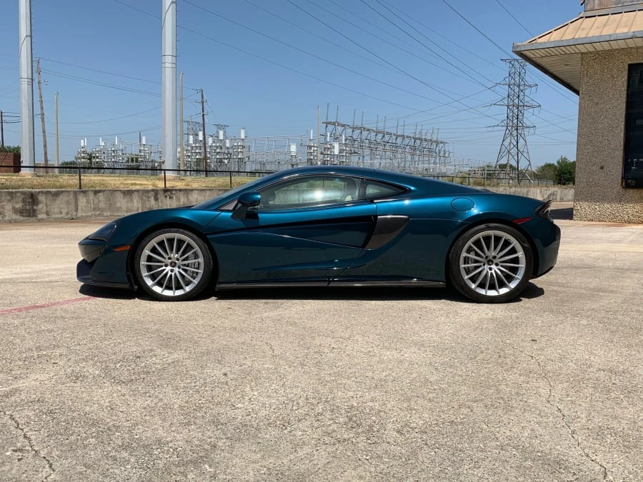 2017 McLaren 570GT - Image 2 of 12