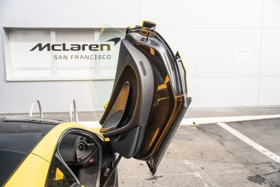 2017 McLaren 570GT - Image 17 of 18