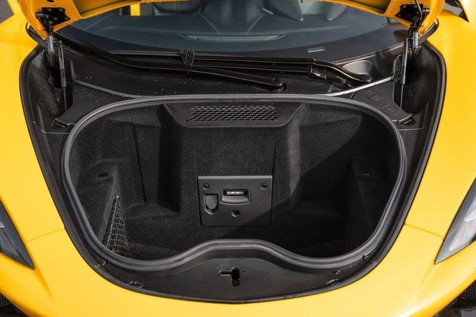 2017 McLaren 570GT - Image 16 of 18