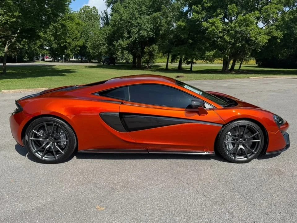 2017 McLaren 570S - Image 11 of 20