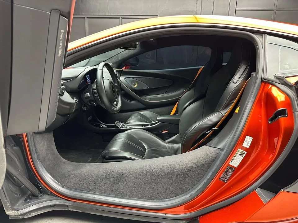 2017 McLaren 570S - Image 9 of 18