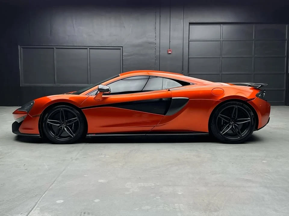 2017 McLaren 570S - Image 2 of 18