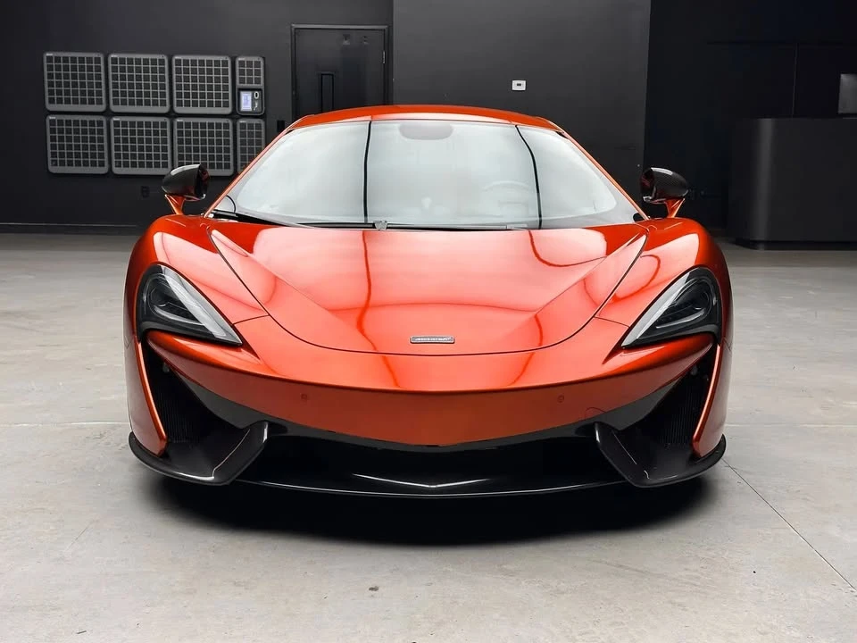 2017 McLaren 570S - Image 8 of 18