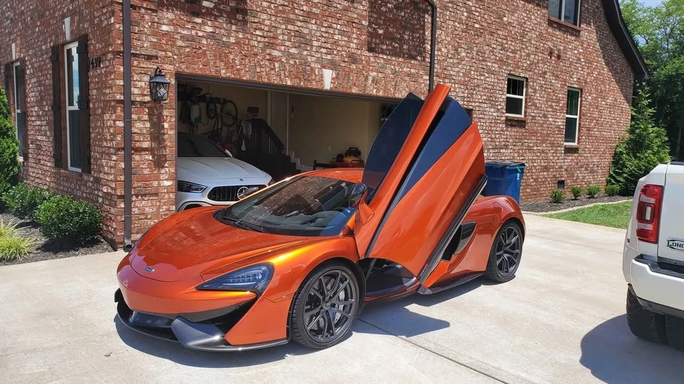 2017 McLaren 570S - Image 4 of 10
