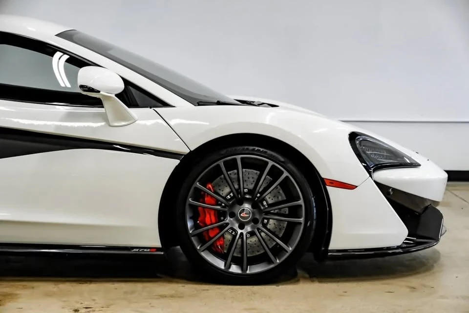 2017 McLaren 570S - Image 8 of 16