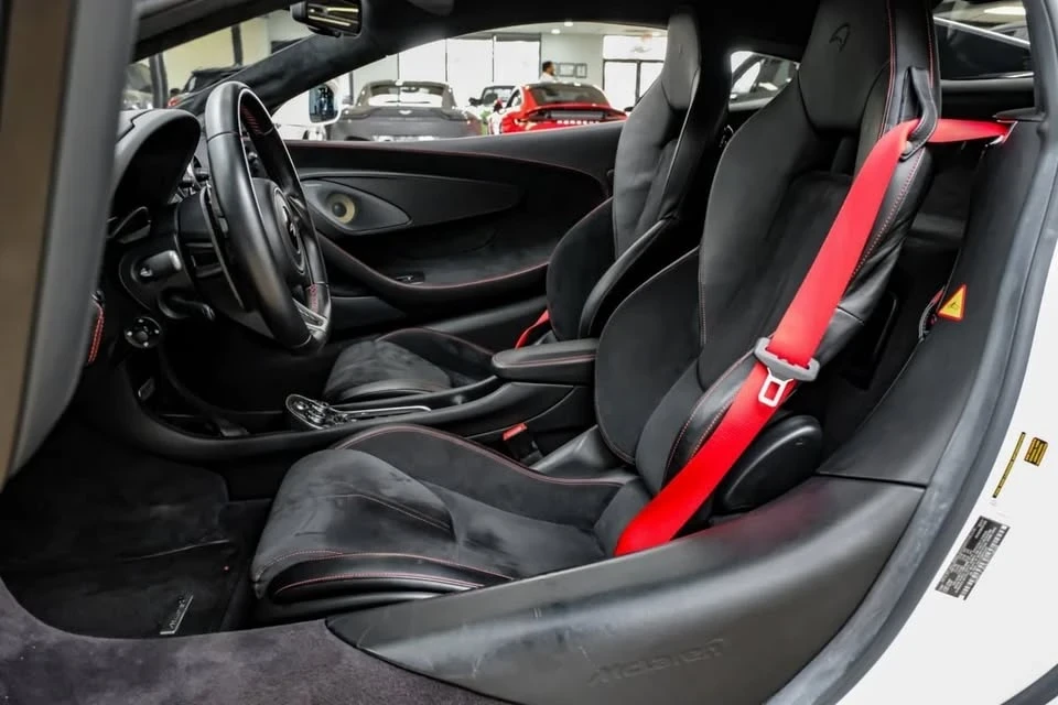 2017 McLaren 570S - Image 10 of 16